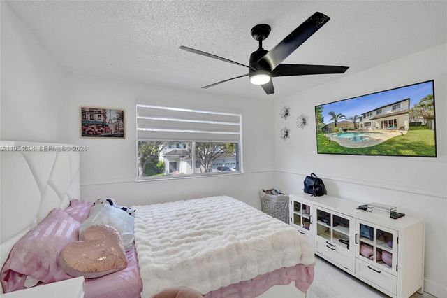 1367 Camellia Cir, Weston, FL 33326