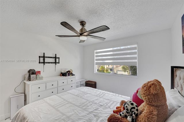 1367 Camellia Cir, Weston, FL 33326