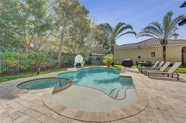 1367 Camellia Cir, Weston, FL 33326