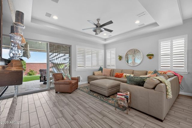 2935 S JEFFRY Street, Gilbert, AZ 85295