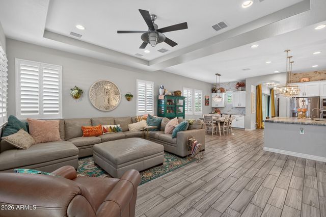 2935 S JEFFRY Street, Gilbert, AZ 85295
