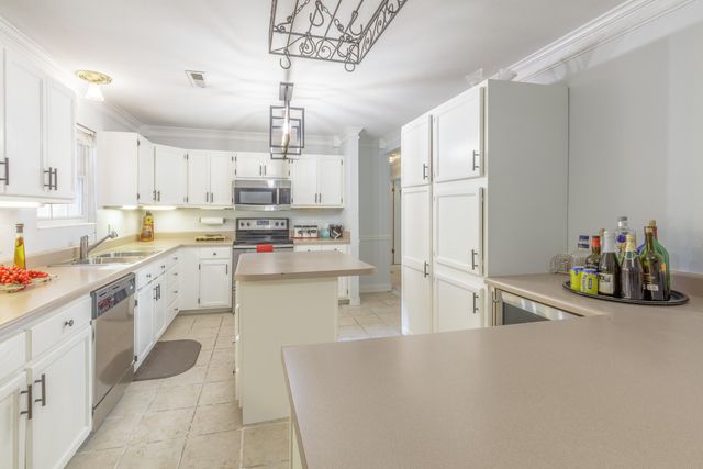 1625 Lisa Lynn Drive, Hixson, TN 37343