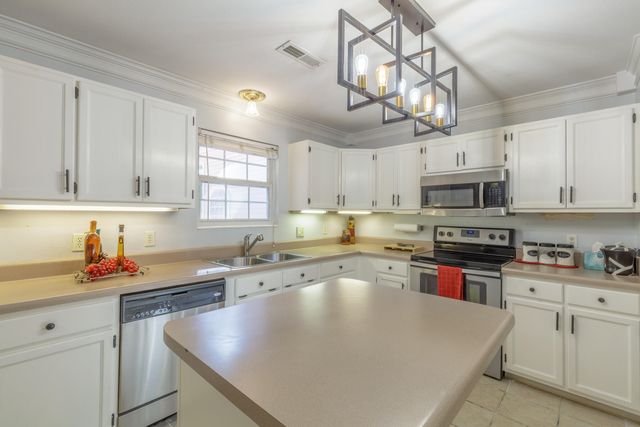 1625 Lisa Lynn Drive, Hixson, TN 37343