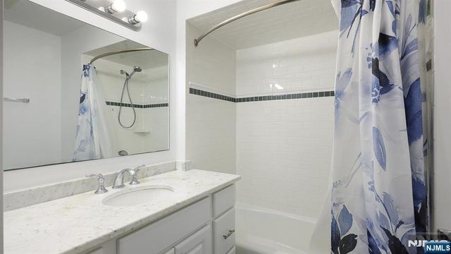 1625 Paterson Plank Road 10, Secaucus, NJ 07094
