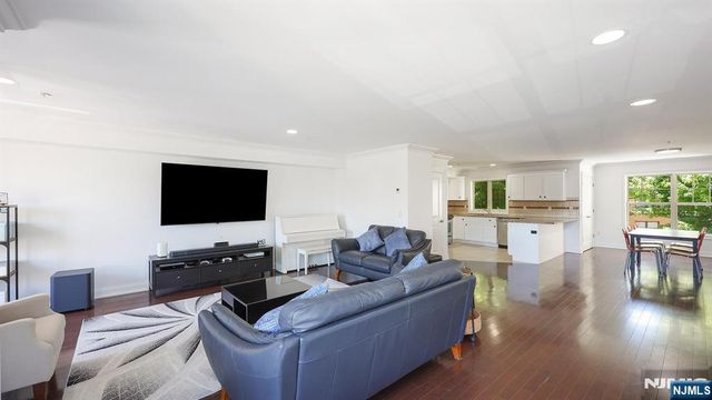 1625 Paterson Plank Road 10, Secaucus, NJ 07094