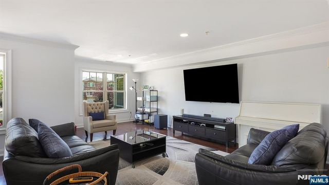1625 Paterson Plank Road 10, Secaucus, NJ 07094