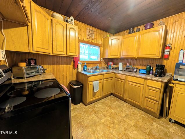 3645 Dc Caney Ridge Road, Clintwood, VA 24228