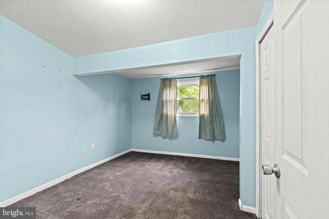 520 S MAPLE AVE, Maple Shade, NJ 08052