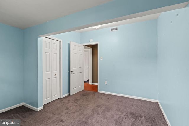 520 S MAPLE AVE, Maple Shade, NJ 08052