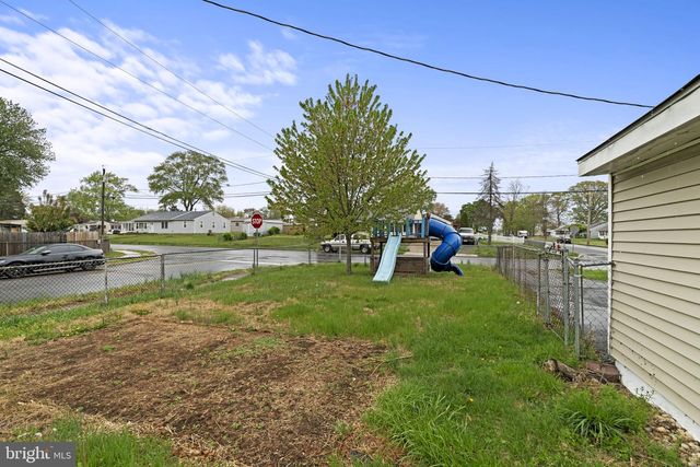 520 S MAPLE AVE, Maple Shade, NJ 08052