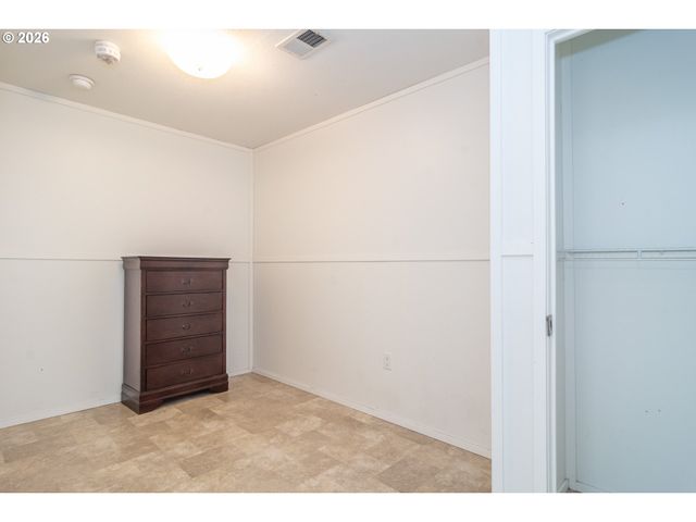 5000 Ne STEPHENS St 40, Roseburg, OR 97470