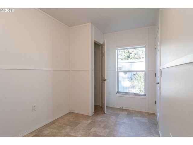 5000 Ne STEPHENS St 40, Roseburg, OR 97470