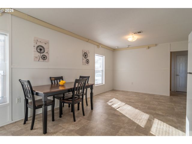 5000 Ne STEPHENS St 40, Roseburg, OR 97470