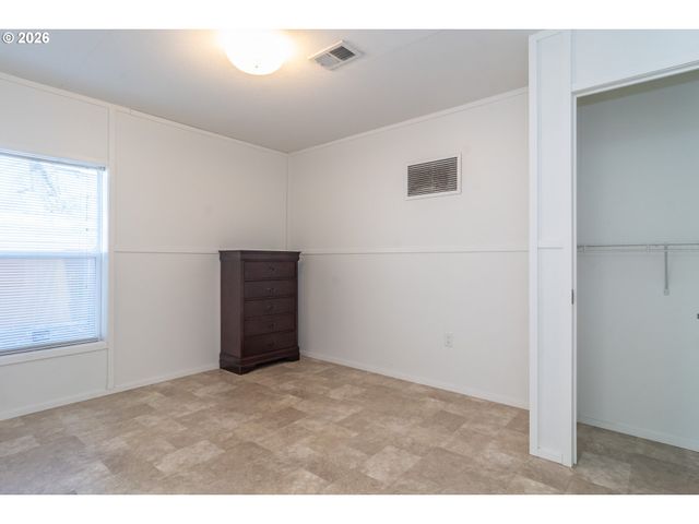 5000 Ne STEPHENS St 40, Roseburg, OR 97470