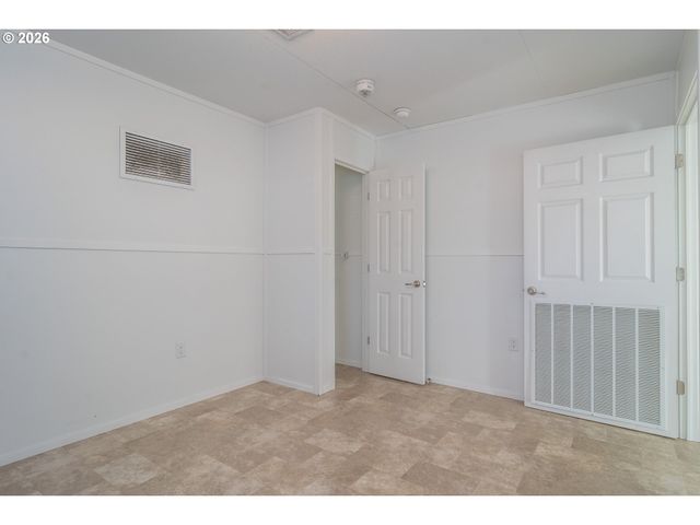 5000 Ne STEPHENS St 40, Roseburg, OR 97470