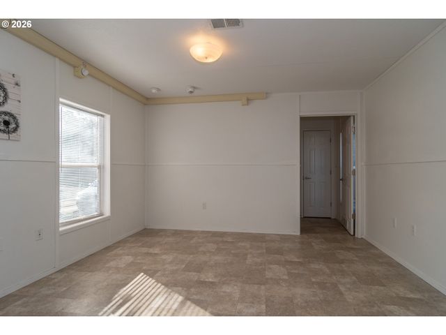 5000 Ne STEPHENS St 40, Roseburg, OR 97470