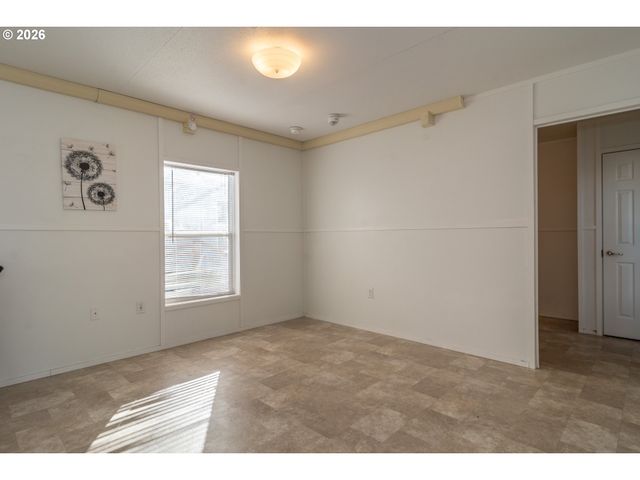 5000 Ne STEPHENS St 40, Roseburg, OR 97470