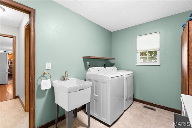 320 Summers Trace, Belleville, IL 62220