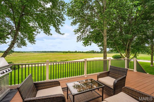 320 Summers Trace, Belleville, IL 62220