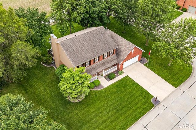 320 Summers Trace, Belleville, IL 62220