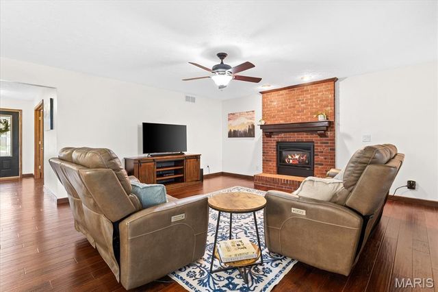 320 Summers Trace, Belleville, IL 62220