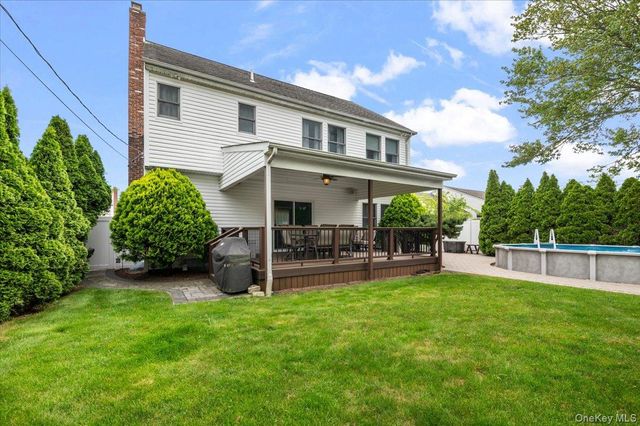 4 Westbury Avenue, Plainview, NY 11803