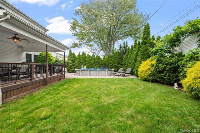 4 Westbury Avenue, Plainview, NY 11803