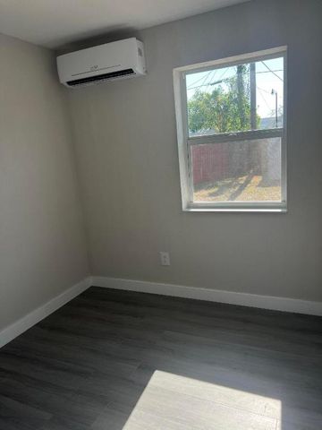 4611 NE 15th Avenue, Pompano Beach, FL 33064