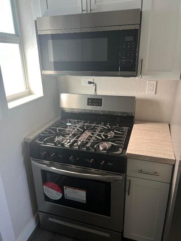 4611 NE 15th Avenue, Pompano Beach, FL 33064