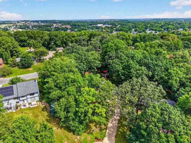 1619 Elderwood Circle, Middleton, WI 53562
