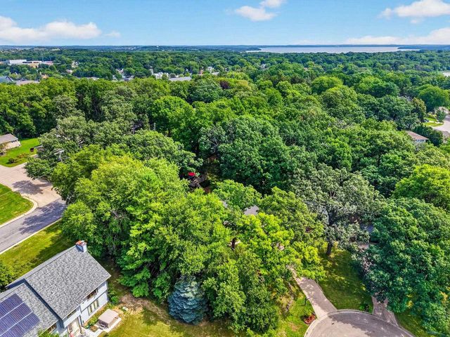 1619 Elderwood Circle, Middleton, WI 53562