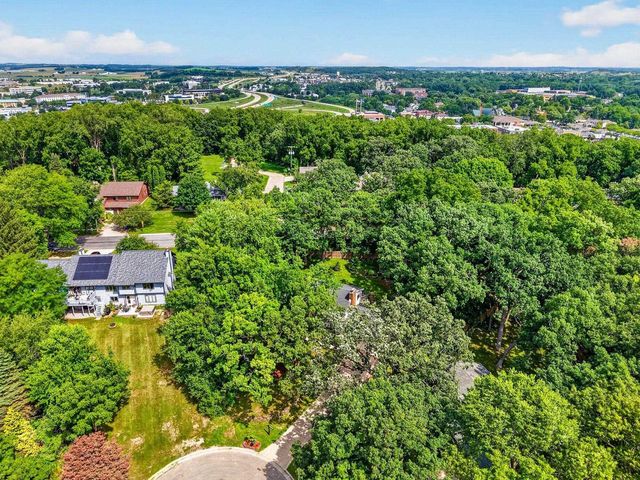1619 Elderwood Circle, Middleton, WI 53562