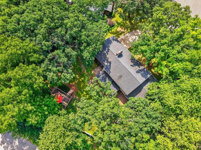 1619 Elderwood Circle, Middleton, WI 53562