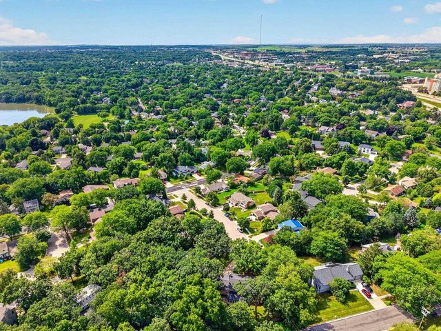 1619 Elderwood Circle, Middleton, WI 53562
