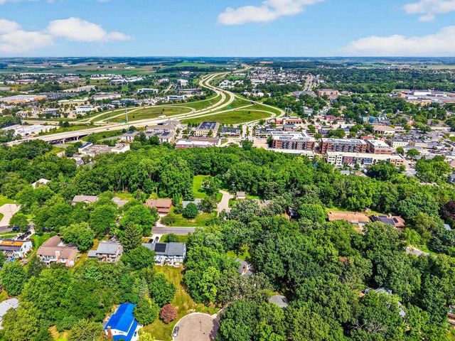 1619 Elderwood Circle, Middleton, WI 53562