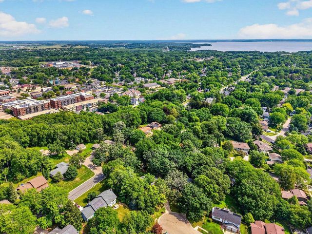 1619 Elderwood Circle, Middleton, WI 53562