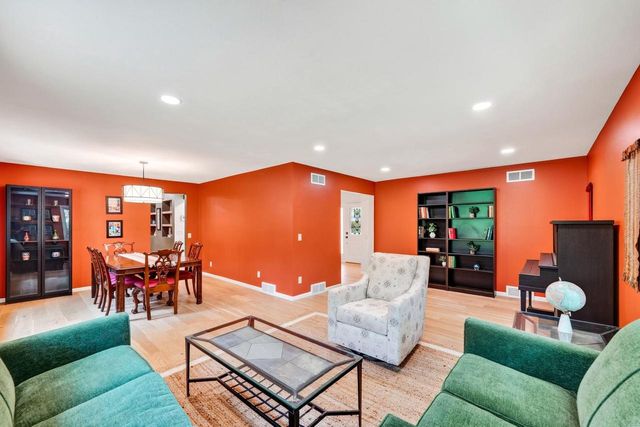 1619 Elderwood Circle, Middleton, WI 53562