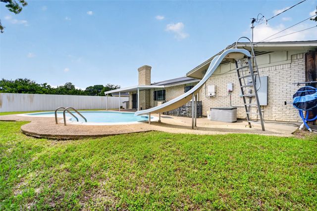1744 Gross Road, Dallas, TX 75228