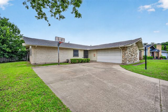 1744 Gross Road, Dallas, TX 75228
