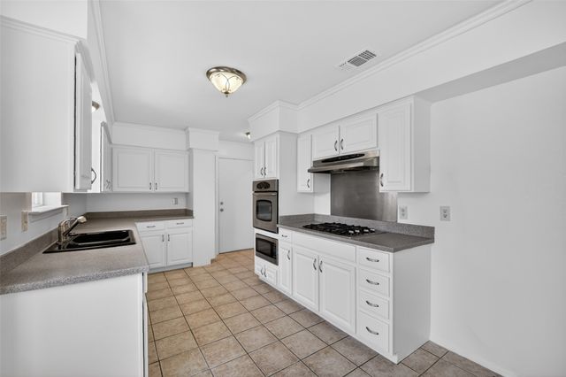 1744 Gross Road, Dallas, TX 75228