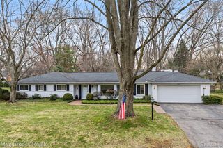 5567 Westwood Lane, Bloomfield Hills, MI 48301