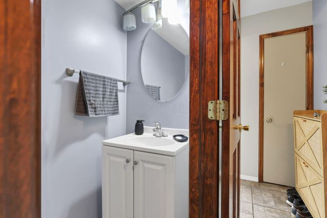 3148 Curtis Knoll Drive, Dublin, OH 43017