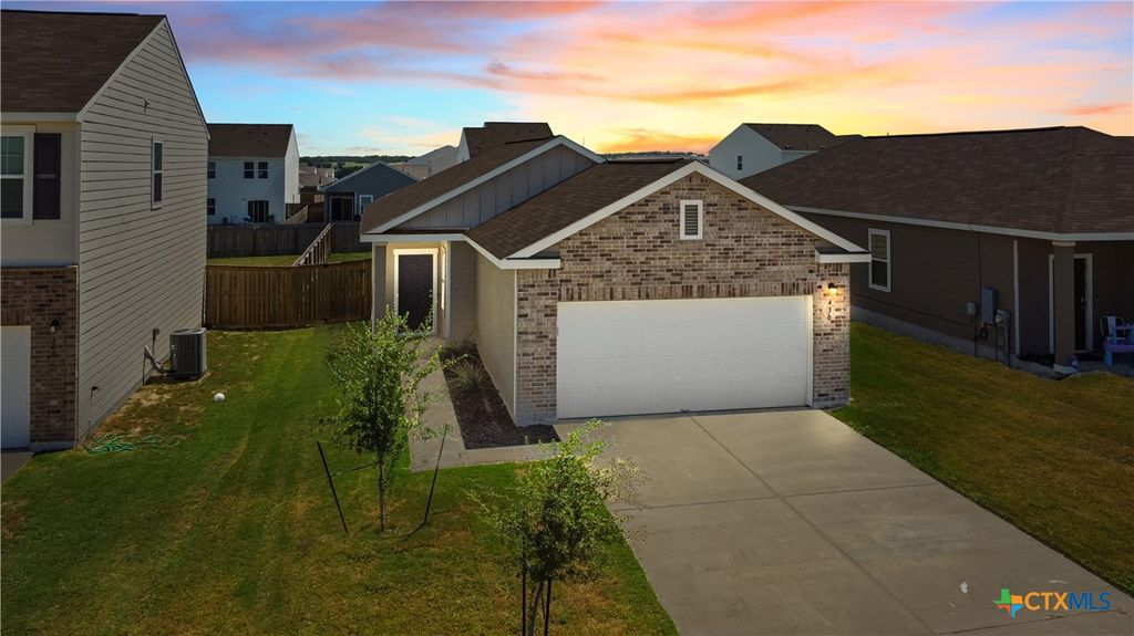 430 Line Of Fire Way, Jarrell, TX 76537