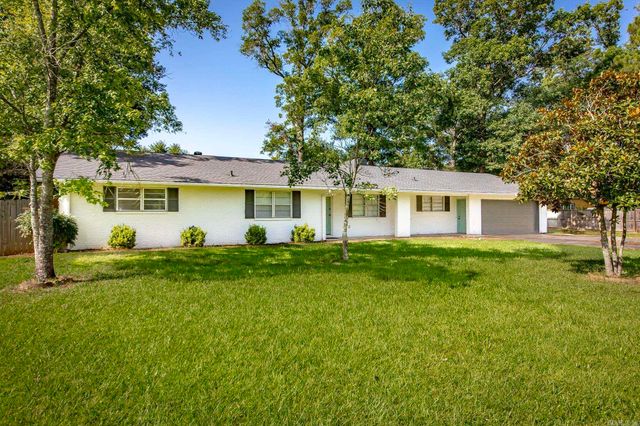 2112 Lancelot Lane, Jacksonville, AR 72076