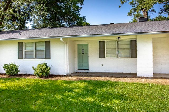 2112 Lancelot Lane, Jacksonville, AR 72076
