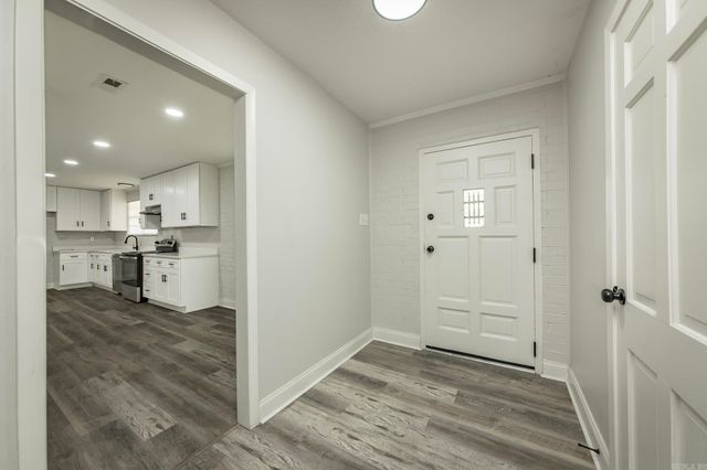 2112 Lancelot Lane, Jacksonville, AR 72076