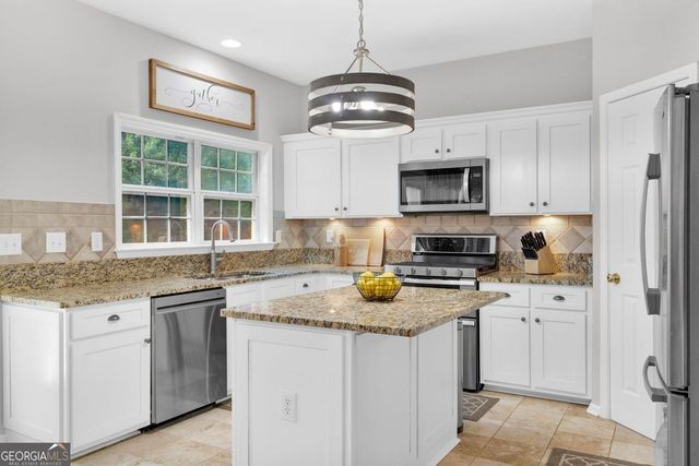 517 Elkhorn Place, Woodstock, GA 30189