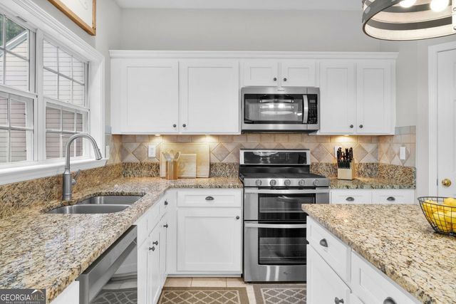 517 Elkhorn Place, Woodstock, GA 30189