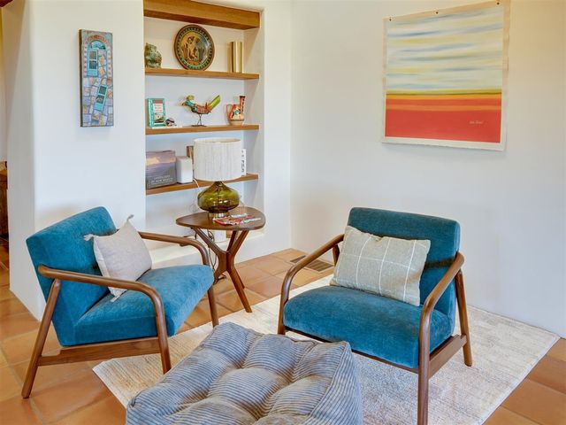 830 Camino De Jemez, Santa Fe, NM 87501