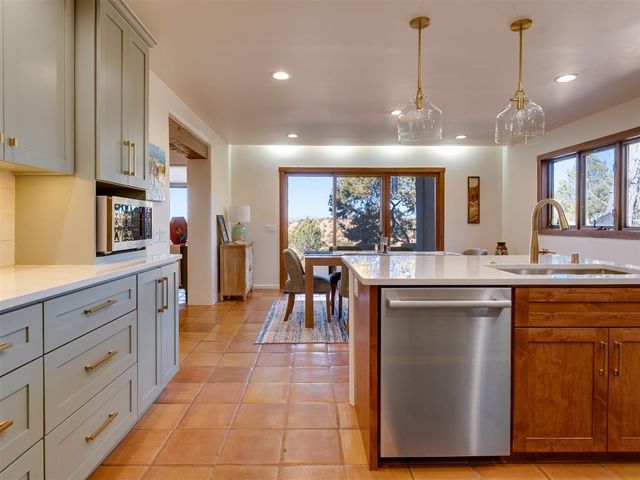 830 Camino De Jemez, Santa Fe, NM 87501